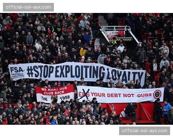 英超联赛与英足总共同纪念希尔斯堡惨案37周年